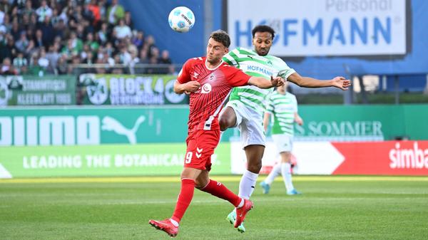 Es entwickelt sich eine umkämpfte, unterhaltsame Begegnung auf Augenhöhe.