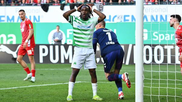 Möglichkeit zum Doppelpack: Noel Futkeu hätte die Führung der SpVgg ausbauen können, verpasst jedoch die Kugel.