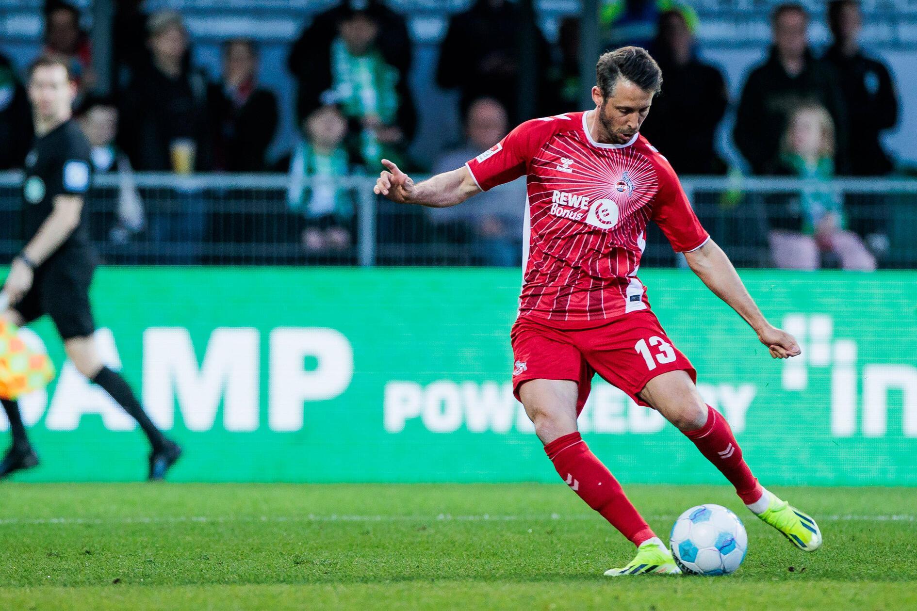 Chancen auf beiden Seiten: Lemperle und der eingewechselte Mark Uth vergeben für die Kölner in aussichtsreicher Position.