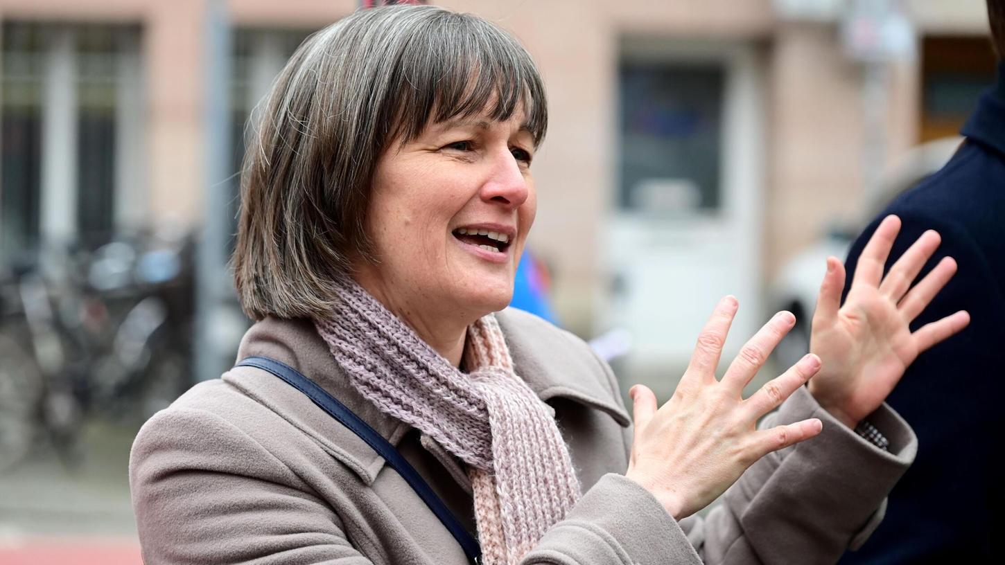 Die aktuelle Umweltreferentin Britta Walthelm will die Zukunft Nürnbergs als OB-Kandidatin der Grünen mitbestimmen. Die aktuelle Umweltreferentin Britta Walthelm will die Zukunft Nürnbergs als OB-Kandidatin der Grünen mitbestimmen.
