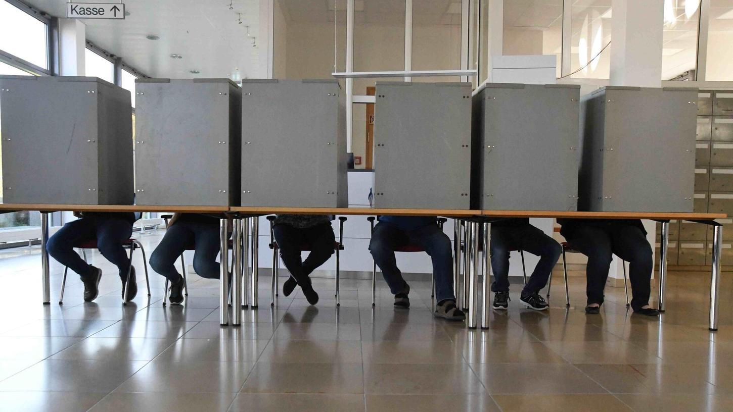 Kommunalwahl in Bayern: Ein Wahllokal befindet sich auch im Landratsamt Neumarkt. Kommunalwahl in Bayern: Ein Wahllokal befindet sich auch im Landratsamt Neumarkt.