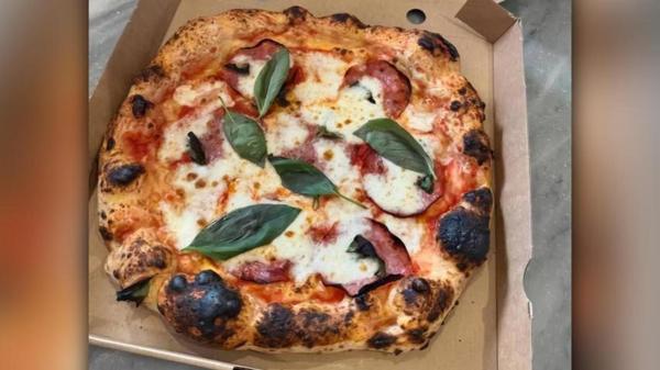 Platz 19: Napoli Lovers Auch mit dabei unter den Top 20 sind die neapolitanischen Pizzen vom Restaurant Napoli Lovers in St. Johannis. "Die Pizzen sind super fluffig, weich und köstlich, das Ambiente ist super und ein besonders Highlight ist die Pizza Nutella zum Nachtisch", schreibt die Leserin, welche die Pizzeria eingereicht hat.