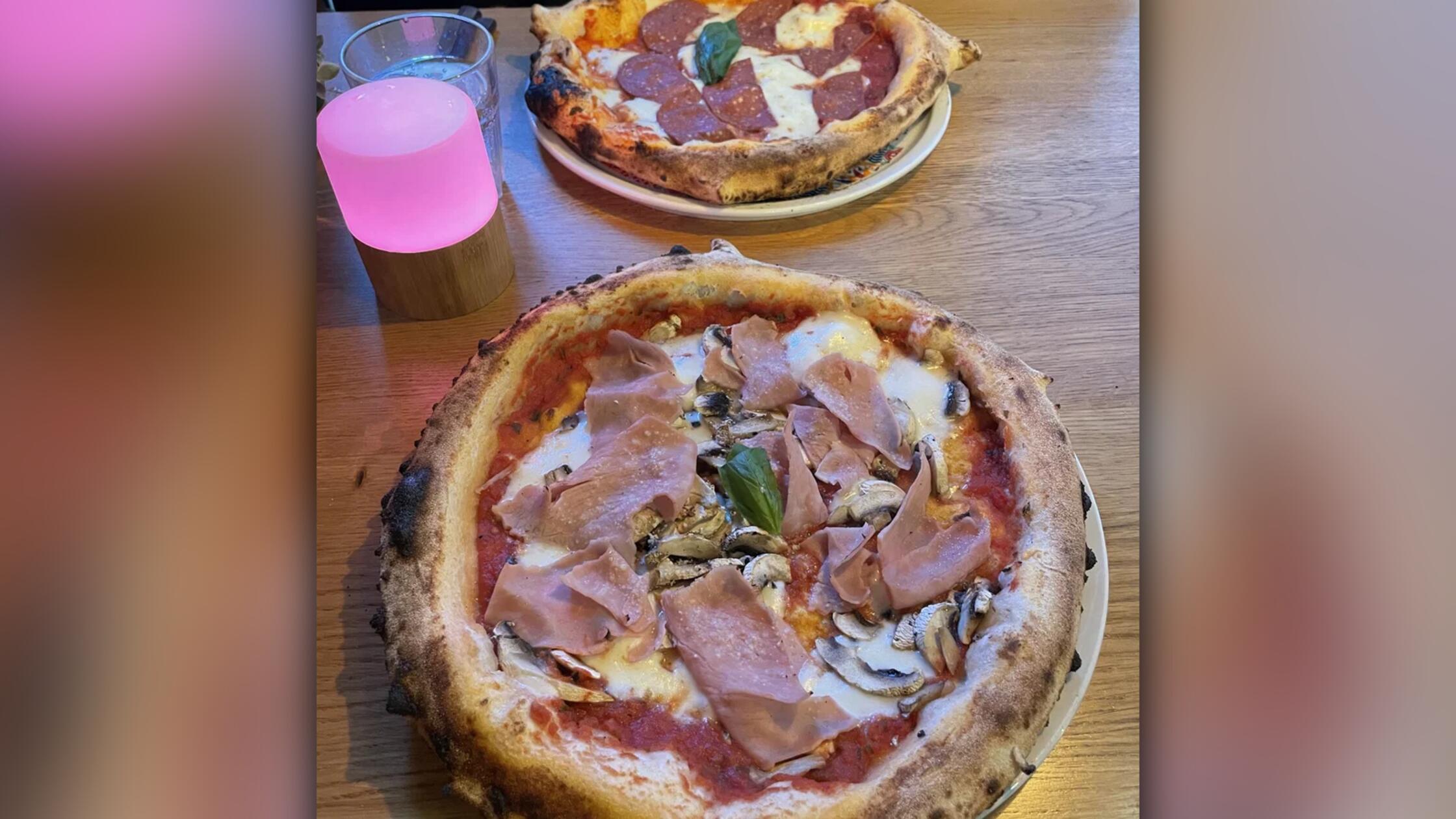 Platz 9: Lausbub Auf Platz neun, mit 180 Stimmen insgesamt, landet diese Pizzeria: Mit "Empfehlung von einem Pizzaliebhaber aus dem Nürnberger Norden" hat die nordbayern.de-Redaktion der Vorschlag für die Pizzeria Lausbub im Nürnberger Osten erreicht. Dort gibt es neapolitanische Pizza mit fluffigem Pizzarand.