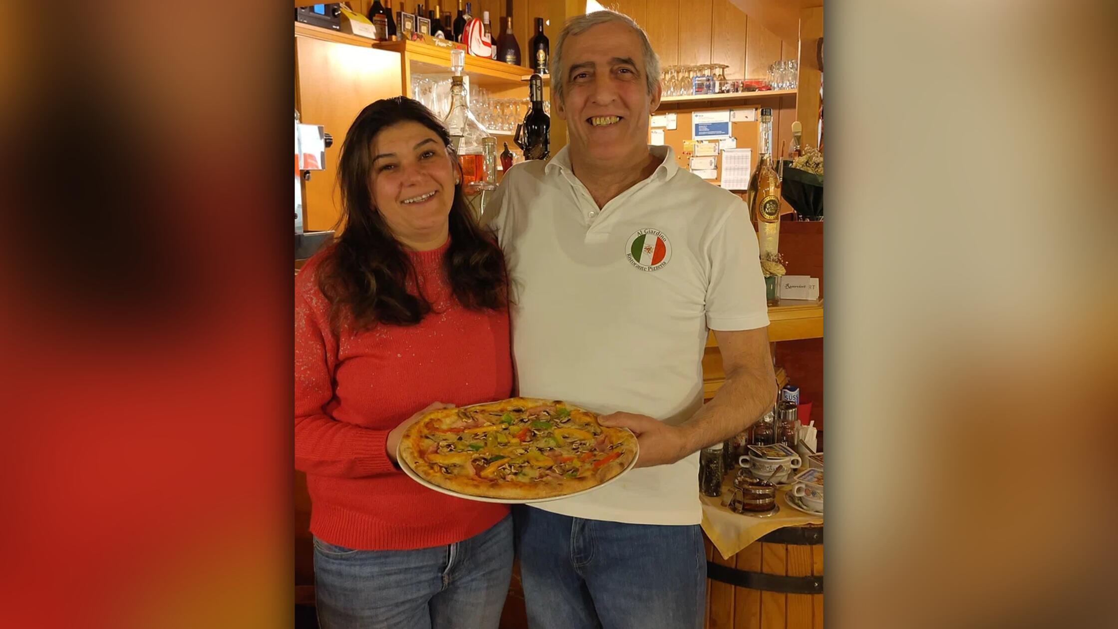 Platz 5: Al Giardino Das Restaurant Al Giardino befindet sich inmitten einer Kleingartensiedlung in der Werderau. Franco Di Garbo versorgt seine Gäste hier mit Pizza und Pasta. Dass er mit 225 Stimmen den fünften Platz holt, zeigt, dass es keine hippe und moderne Einrichtung sein muss, wenn man mit Geschmack überzeugen kann. "Pizzen (das andere Essen auch) sind sehr gut und das zu günstigen Preisen", lautete eine Zuschrift.