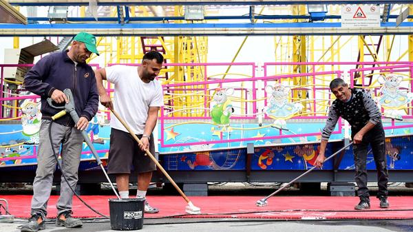 Vor dem Anstich, der am Karsamstag um 17 Uhr erfolgt, wird überall noch einmal sauber gemacht.