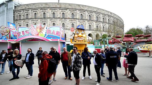 Sie dürfen sich schon einmal vorab auf dem Volksfestplatz umsehen.