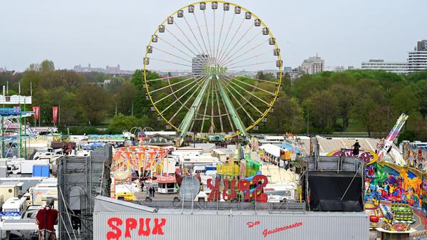 Das Riesenrad darf bei keinem Volksfest fehlen.