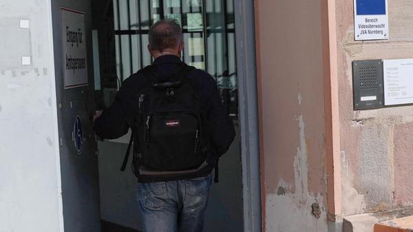 01.04.2025, Bayern, Nürnberg: Jesuitenpater Jörg A