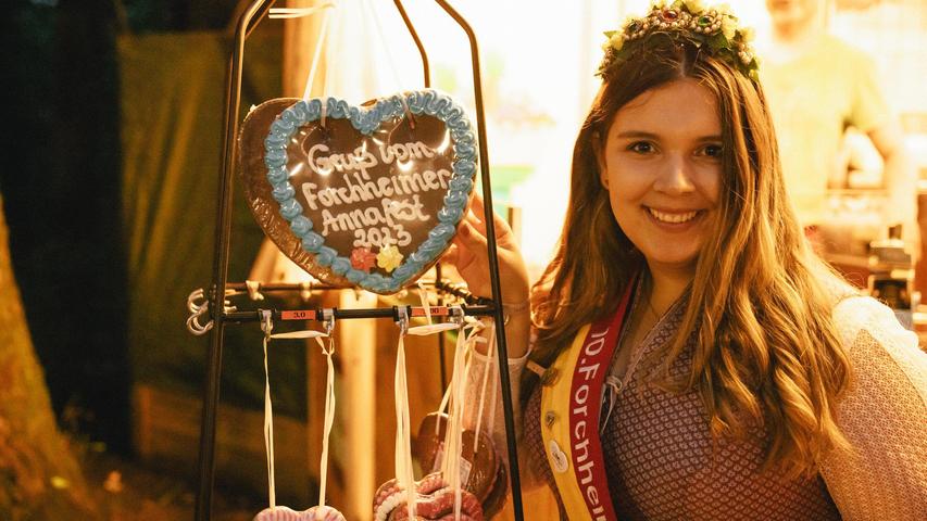 Bierkönigin Luisa I. über ihre Amtszeit in Forchheim, das Annafest und ihre Nachfolgerin Bierkönigin Luisa I. über ihre Amtszeit in Forchheim, das Annafest und ihre Nachfolgerin