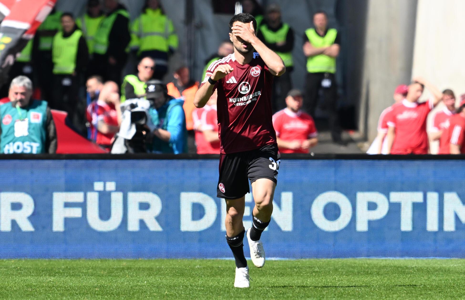 Geht hier noch etwas für den Doppel-Torschützen und seine Farben?