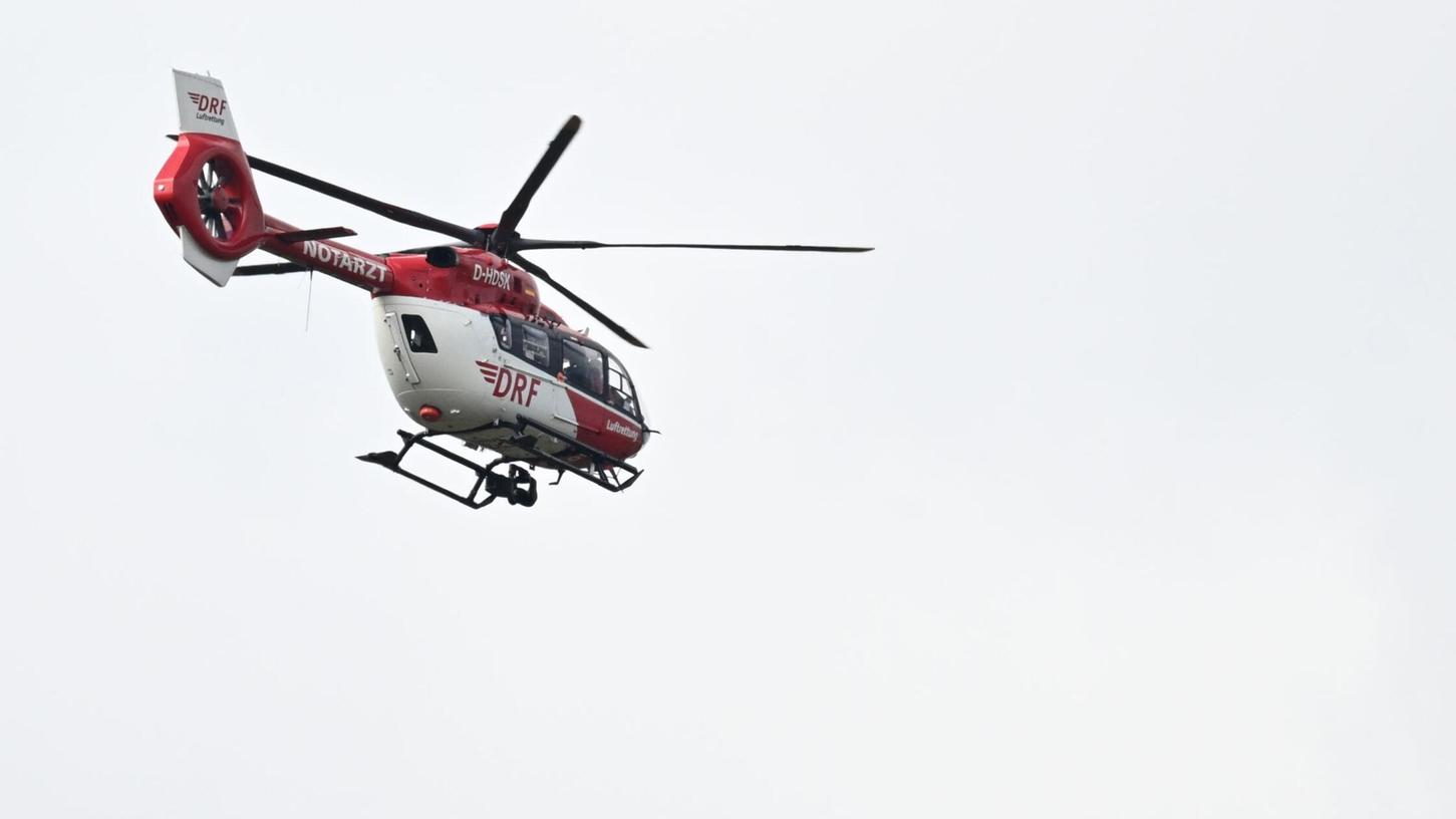 Der Hubschrauber nahm die Verletzten mit. (Symbolbild) Der Hubschrauber nahm die Verletzten mit. (Symbolbild)
