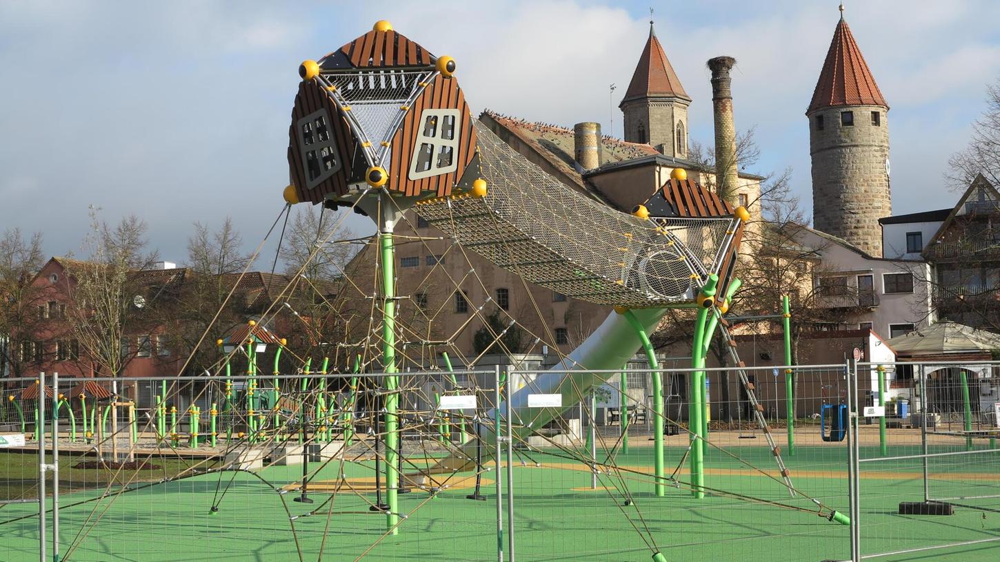 Wird am Marktsonntag mit einem großen Fest eingeweiht: der "Platz für alle" genannte Mehrgenerationenspielplatz in den Altmühl-Auen. Wird am Marktsonntag mit einem großen Fest eingeweiht: der "Platz für alle" genannte Mehrgenerationenspielplatz in den Altmühl-Auen.