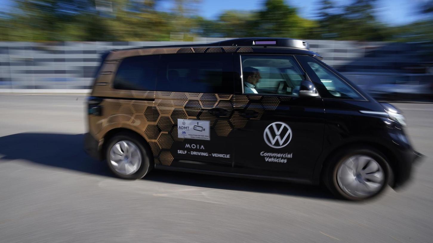 Volkswagen und Fahrdienstvermittler Uber arbeiten auf dem US-Markt zusammen. (Archivbild) Volkswagen und Fahrdienstvermittler Uber arbeiten auf dem US-Markt zusammen. (Archivbild)
