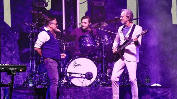 Mike Rutherfords Projekt Mike and the Mechanics erblickte in den 1980er Jahren das Licht der Welt. Mit Liedern wie "Silent Running" und "All I need is a Miracle" gelangen der Nebenband des Genesis-Gitarristen mehrere Welthits. Am Samstag, 3. Mai, spielt die Band in der Nürnberger Meisterhalle vor. Beginn: 20 Uhr.