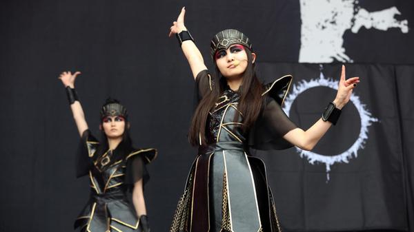 Die drei Frauen von Babymetal vermengen J-Pop mit Metal. Die 2010 gegründete Gruppe um die drei Sängerinnen kommt am Dienstag, 20. Mai, in die Nürnberger Arena. Das Konzert vor großer Kulisse beginnt um 19.30 Uhr.