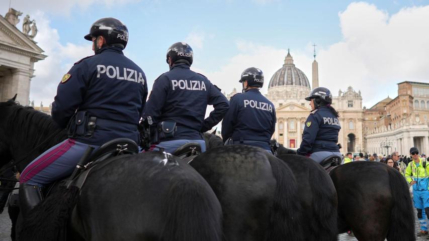 Die Polizei in Rom ist im Großeinsatz. Die Polizei in Rom ist im Großeinsatz.
