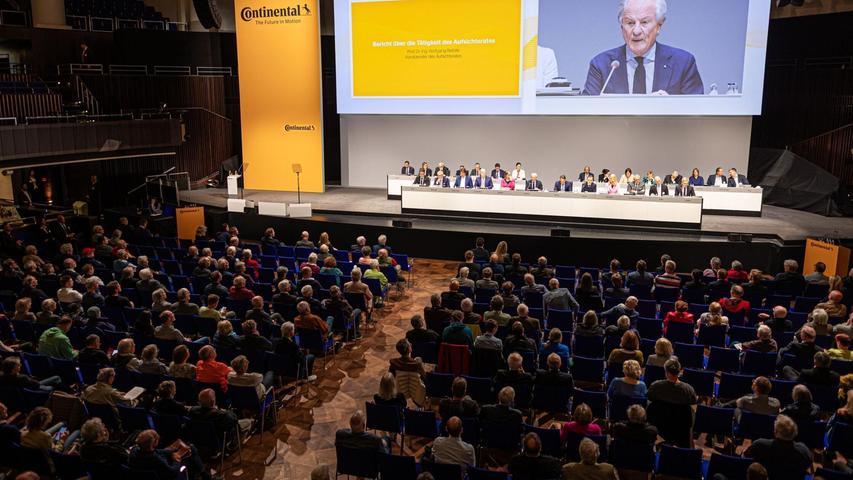 Mehr als 400 Aktionärinnen und Aktionäre kamen für die Hauptversammlung nach Hannover. Mehr als 400 Aktionärinnen und Aktionäre kamen für die Hauptversammlung nach Hannover.