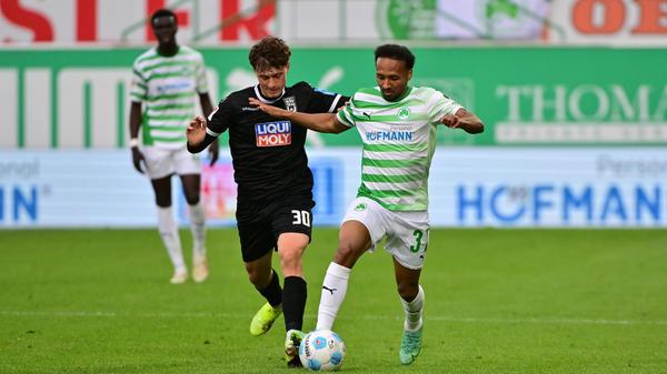 Auch im zweiten Durchgang erwischt das Kleeblatt einen besseren Start als die Gäste. Insbesondere Julian Green fasst sich aus der Distanz zweimal ein Herz, beide Schüsse rauschen aber jeweils am linken Pfosten vorbei (52.).
