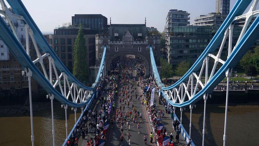 Bei London-Marathon nahm auch in diesem Jahr wieder ein Weltklasse-Feld teil. Bei London-Marathon nahm auch in diesem Jahr wieder ein Weltklasse-Feld teil.