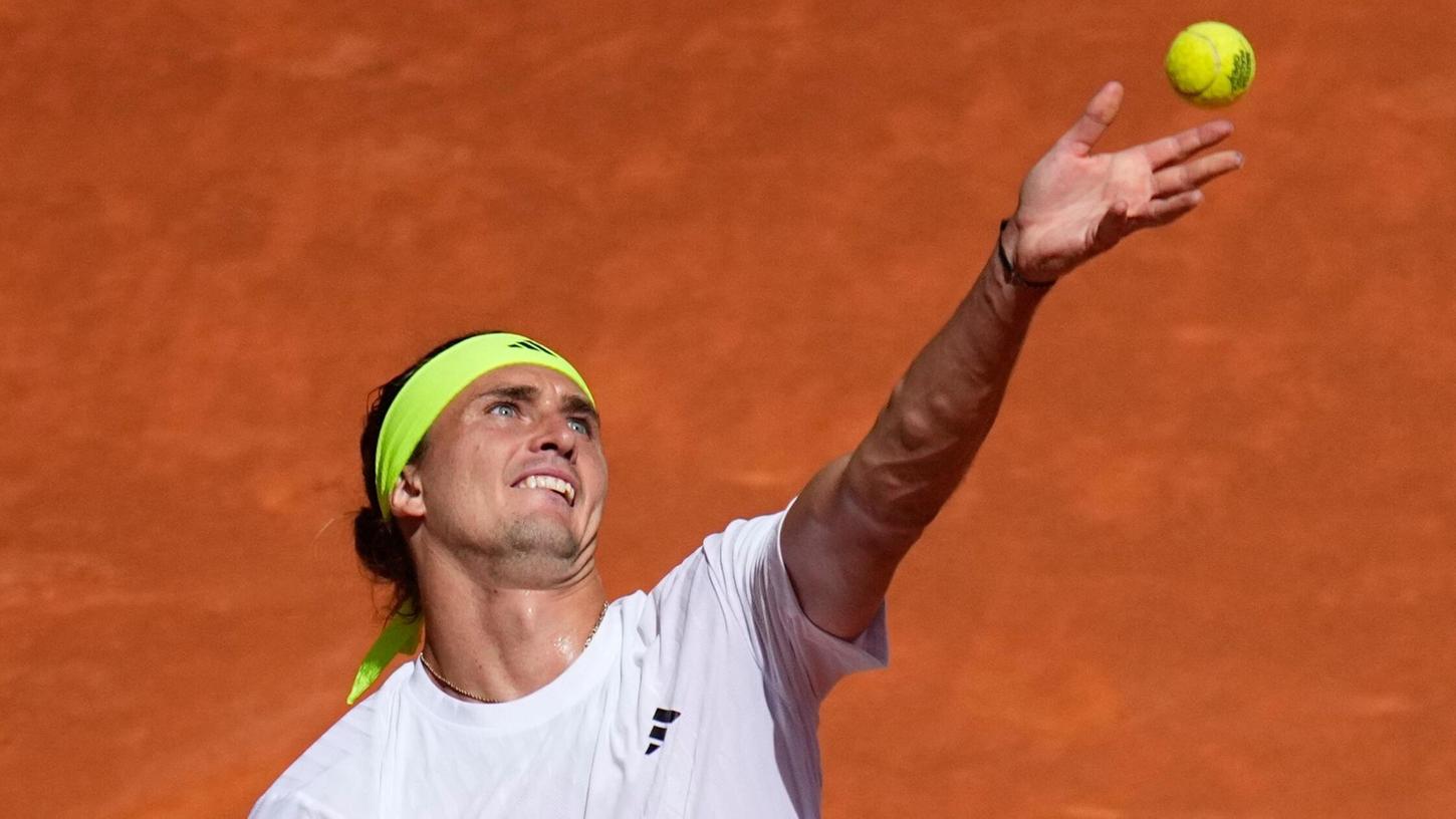 Mit erheblicher Mühe rang Zverev den Spanier Davidovich Fokina nieder. Mit erheblicher Mühe rang Zverev den Spanier Davidovich Fokina nieder.