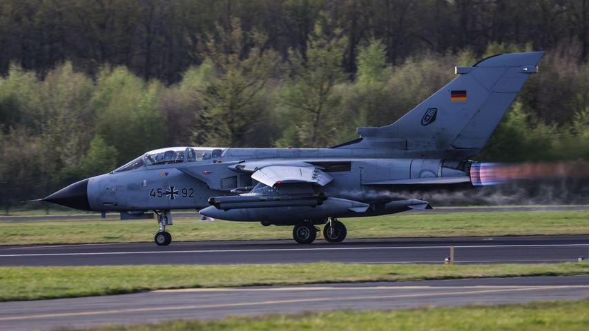 Zu den Militärausgaben zählen die Friedensforscher auch Aufwände für Personal, Militärhilfen sowie militärische Forschung und Entwicklung. (Symbolbild) Zu den Militärausgaben zählen die Friedensforscher auch Aufwände für Personal, Militärhilfen sowie militärische Forschung und Entwicklung. (Symbolbild)