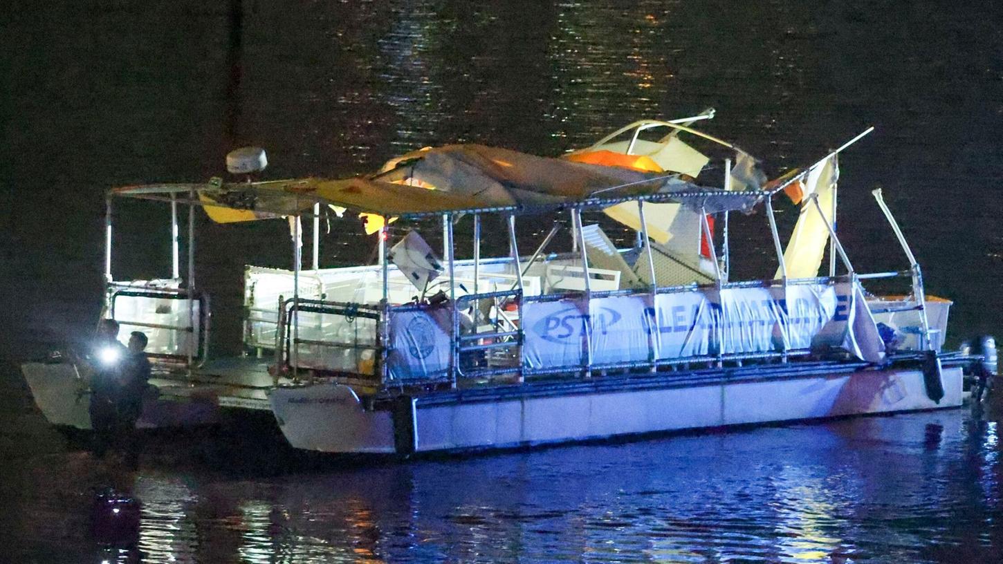 Der Bootsunfall in Florida endete für mindestens einen Menschen tödlich. Der Bootsunfall in Florida endete für mindestens einen Menschen tödlich.
