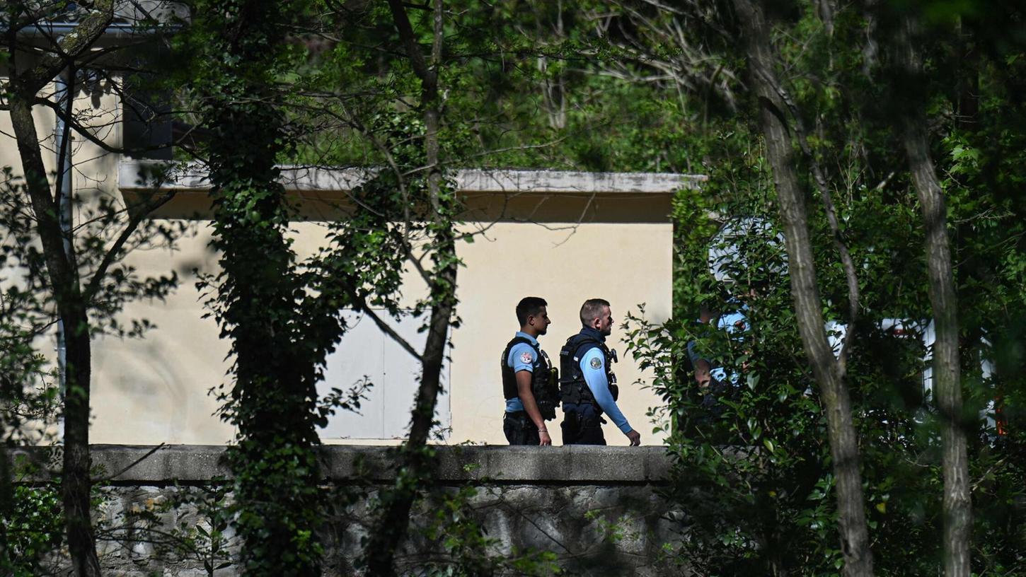Nach einer tödlichen Messerattacke auf einen Gläubigen in einer Moschee im Süden Frankreichs hat sich der Verdächtige in Italien gestellt (Archivbild). Nach einer tödlichen Messerattacke auf einen Gläubigen in einer Moschee im Süden Frankreichs hat sich der Verdächtige in Italien gestellt (Archivbild).