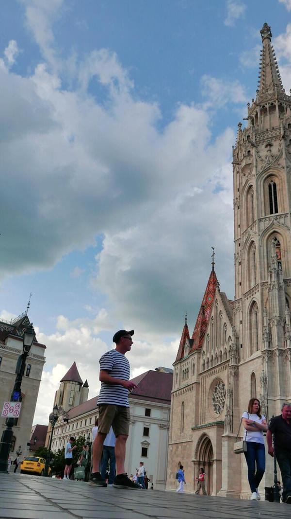 Die Matthias-Kirche neben der Fischerbastei.
