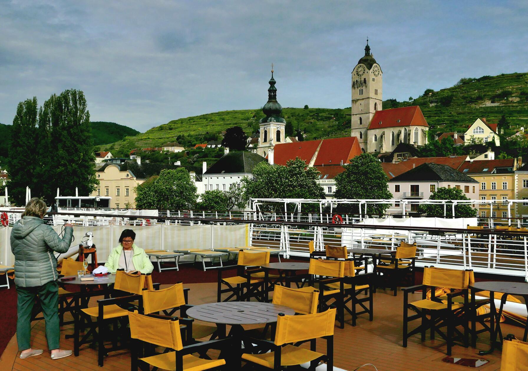 Der letzte Tag auf dem Fluss führt auch durch die Wachau - hier Krems.
