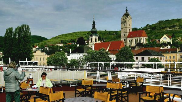 Der letzte Tag auf dem Fluss führt auch durch die Wachau - hier Krems.
