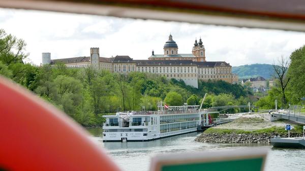 Stift Melk am Rand der Wachau.
