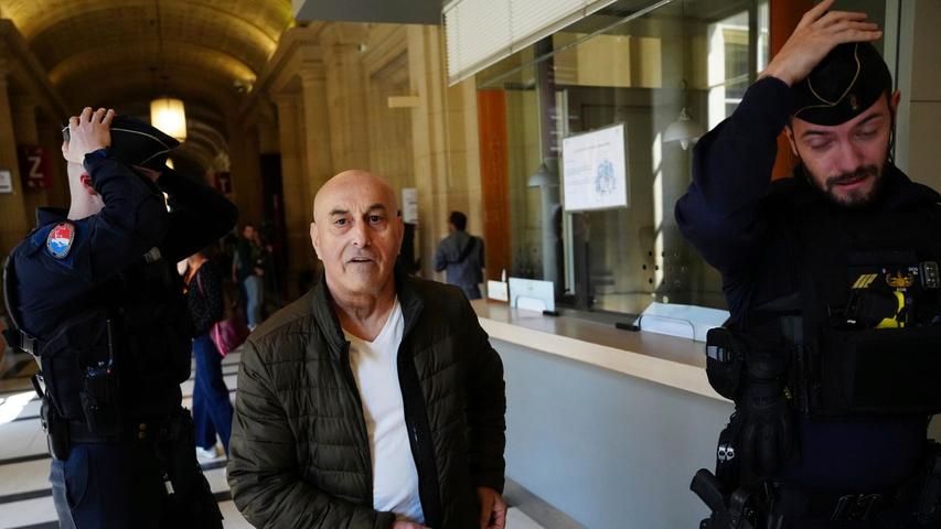 Die Angeklagten befinden sich unter Justizaufsicht auf freiem Fuß. Die Angeklagten befinden sich unter Justizaufsicht auf freiem Fuß.