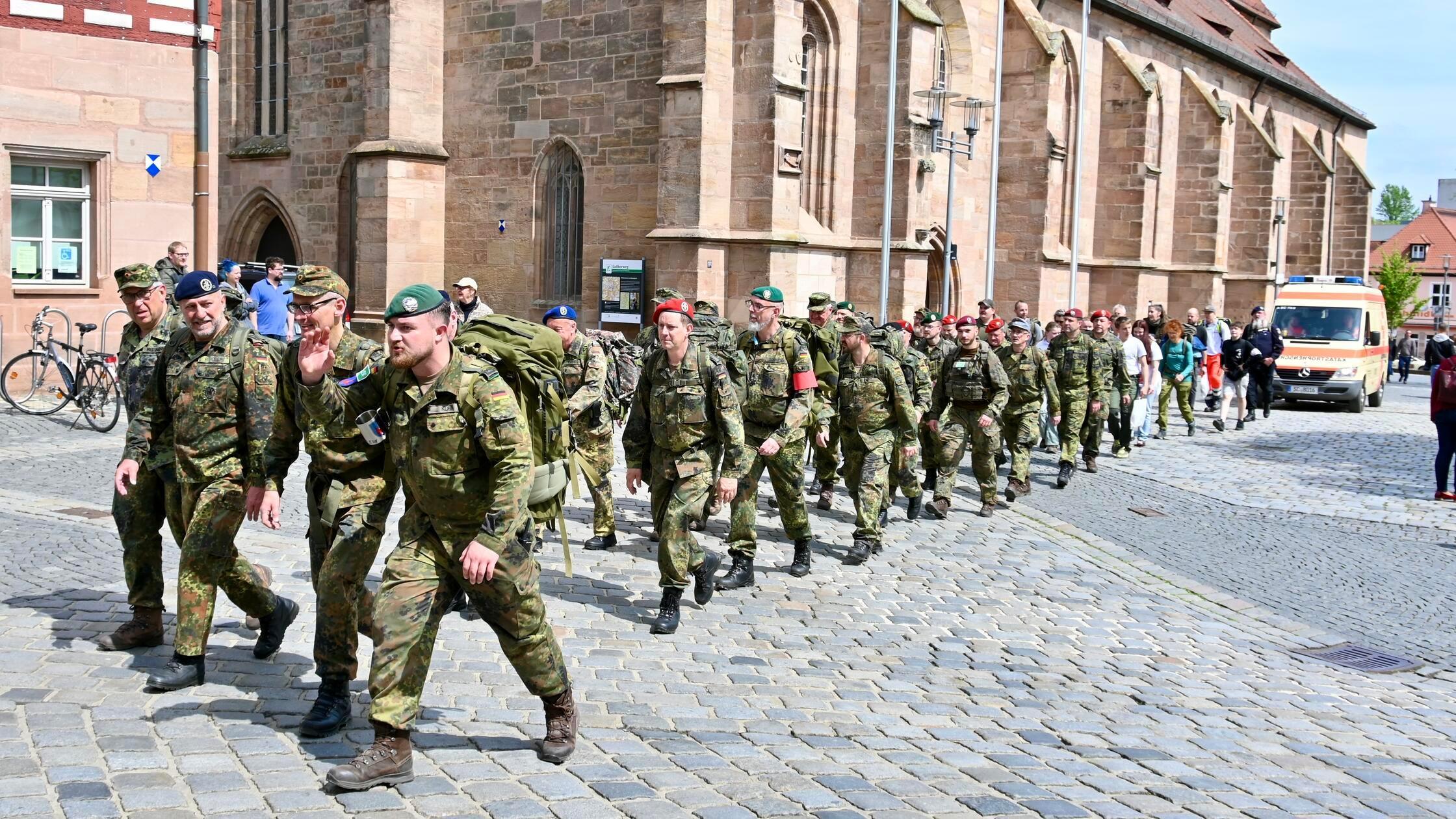 Nach etwa zweieinhalb Stunden Marsch um Schwabach 