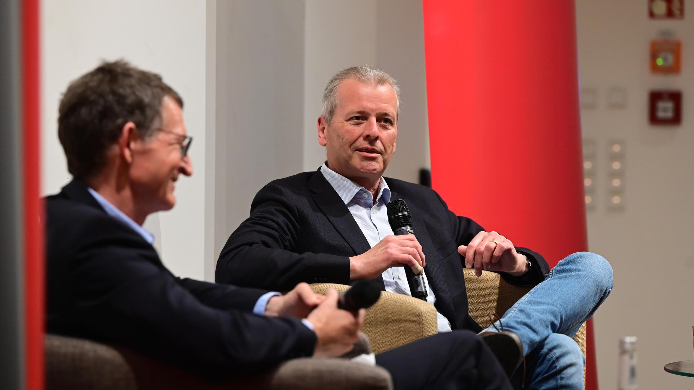 nn-talk_hjw_280425_009