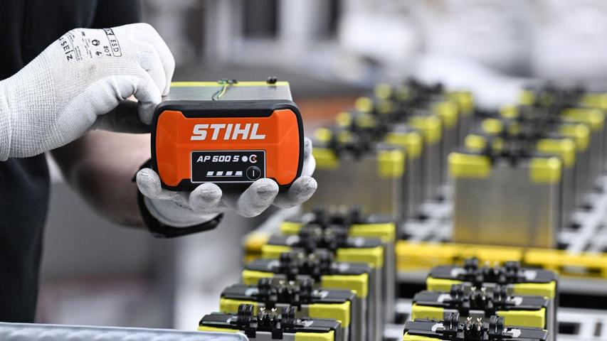 2024 hatte jedes vierte verkaufte Stihl-Gerät einen Akku. (Archivbild) 2024 hatte jedes vierte verkaufte Stihl-Gerät einen Akku. (Archivbild)