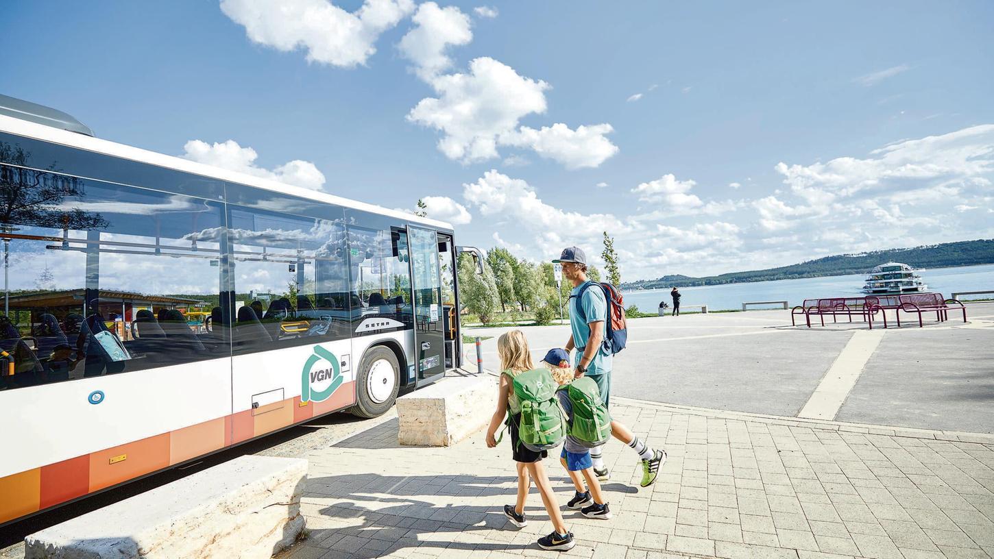 Die wichtigste Neuerung bei den Freizeitbussen ist eine veränderte Streckenführung, die zusätzliche, interessante Orte in das Liniennetz integriert. Die wichtigste Neuerung bei den Freizeitbussen ist eine veränderte Streckenführung, die zusätzliche, interessante Orte in das Liniennetz integriert.