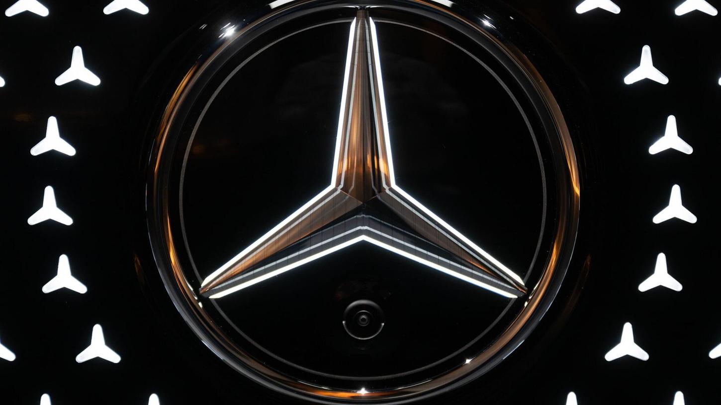 Zu Jahresbeginn musste Mercedes-Benz einen Gewinneinbruch hinnehmen. (Archivbild) Zu Jahresbeginn musste Mercedes-Benz einen Gewinneinbruch hinnehmen. (Archivbild)