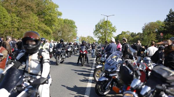 Das alljährliche Bikertreffen, das keine offizielle Veranstaltung ist, lockte wie gewohnt zahlreiche Biker zur traditionellen Mai-Ausfahrt in die Frankenmetropole.