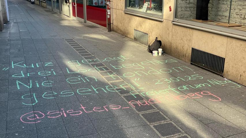 Der Verein Sisters kreidet am 1. Mai grausame Feier-Zitate aus Foren an. Der Verein Sisters kreidet am 1. Mai grausame Feier-Zitate aus Foren an.
