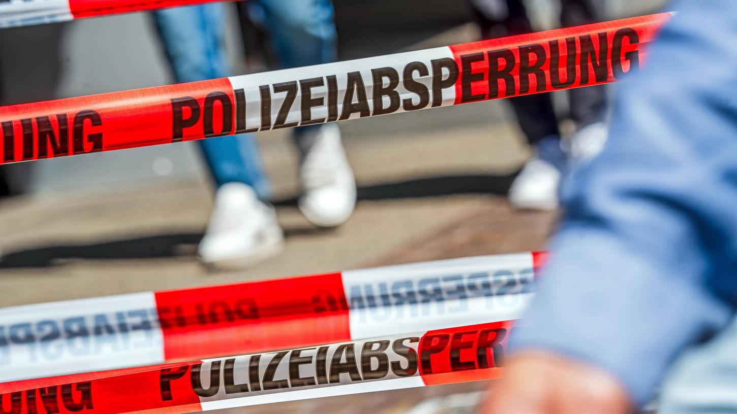 Der mutmaßliche Täter befindet sich inzwischen in einer Justizvollzugsanstalt. Der mutmaßliche Täter befindet sich inzwischen in einer Justizvollzugsanstalt.