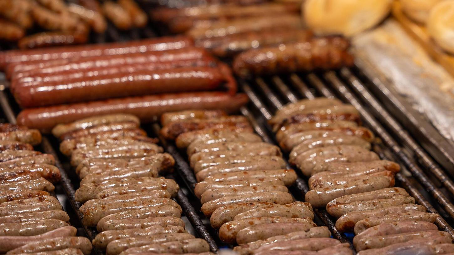 Der fränkische Bratwurstgipfel ist ein Traum für Wurstfans (Symbolbil). Der fränkische Bratwurstgipfel ist ein Traum für Wurstfans (Symbolbil).