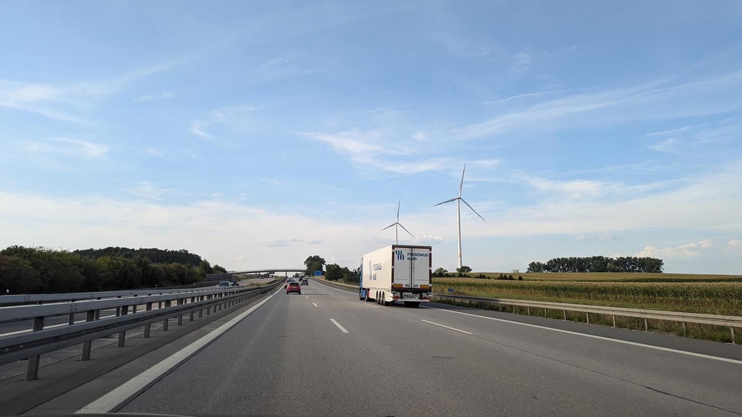 Am Montag musste die A9 wegen einem Unfall kurzzeitig gesperrt werden. Am Montag musste die A9 wegen einem Unfall kurzzeitig gesperrt werden.