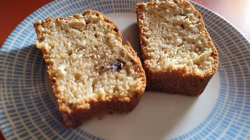 Der proteinreiche und saftige Skyrkuchen lässt sich beliebig gestalten beziehungsweise verfeinern: unter anderem mit Nüssen, Schokolade oder einer Extraportion Vanille. Der proteinreiche und saftige Skyrkuchen lässt sich beliebig gestalten beziehungsweise verfeinern: unter anderem mit Nüssen, Schokolade oder einer Extraportion Vanille.