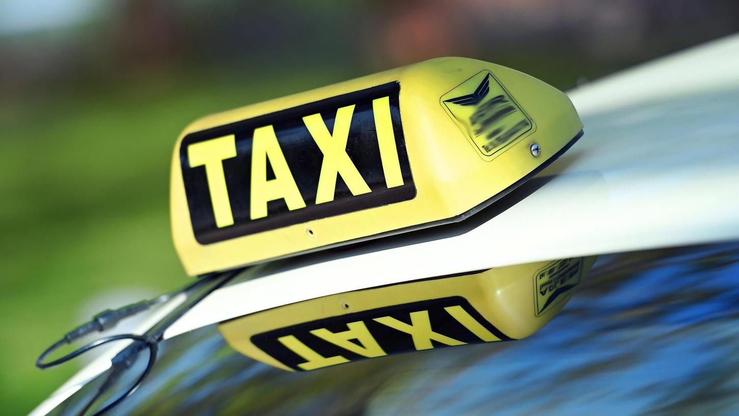 Eine wilde Taxifahrt erlebte ein Fahrer in Ansbach. Eine wilde Taxifahrt erlebte ein Fahrer in Ansbach.