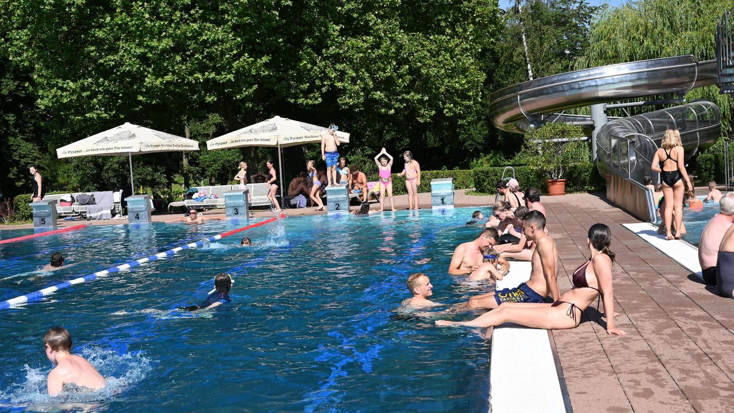 Noch müssen die Badegäste in Hilpoltstein Geduld haben. Das Freibad eröffnet erst in einigen Tagen. Noch müssen die Badegäste in Hilpoltstein Geduld haben. Das Freibad eröffnet erst in einigen Tagen.