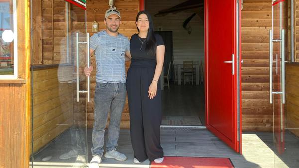 Grillhaus Muhr am See Inhaber-Ehepaar Querformat