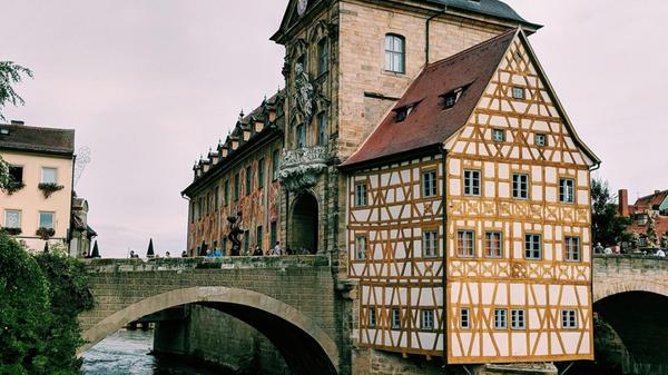 sebastian-puskeiler-kOFTeDU-nEc-unsplash