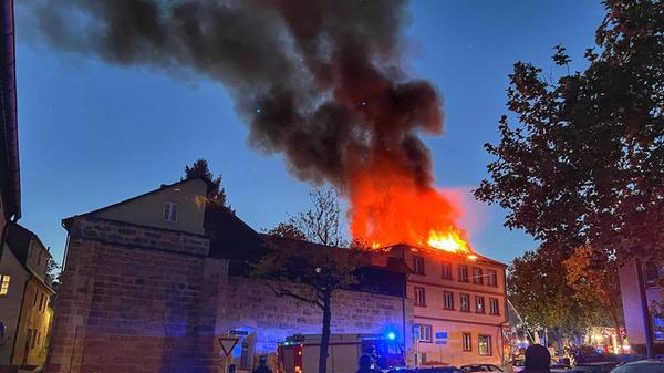 Innerhalb von sechs Wochen hat es in einem Mehrfamilienhaus in Schwabach zum dritten Mal gebrannt.
