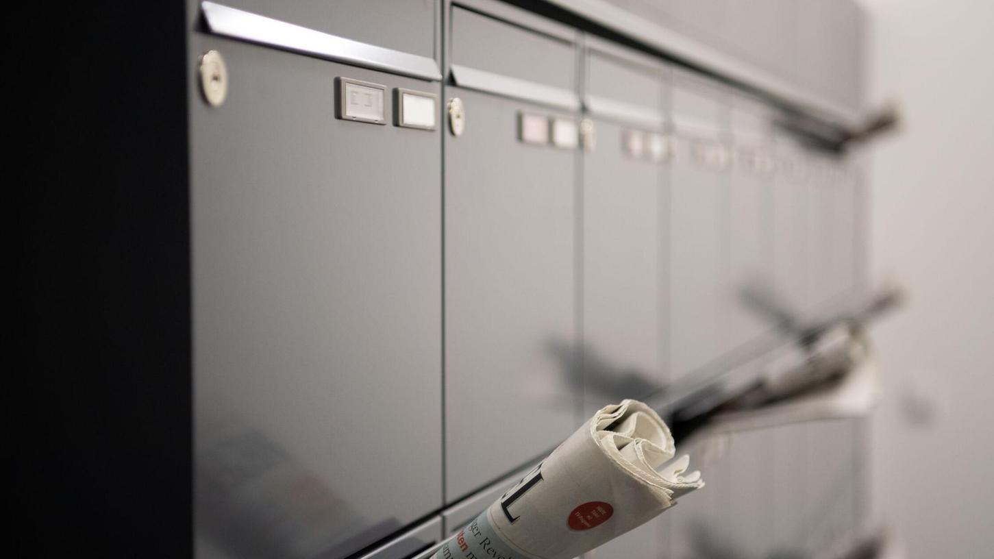 Seit Tagen belästigt ein Unbekannter die Frau - diesmal mit einer toten Taube im Briefkasten. (Symbolbild) Seit Tagen belästigt ein Unbekannter die Frau - diesmal mit einer toten Taube im Briefkasten. (Symbolbild)