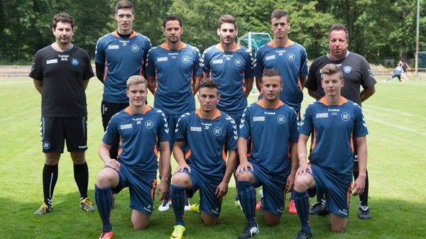 Danach endet Valentinis Zeit in Aalen. Nach 100 Pflichtspielen, zehn Toren und zwei Vorlagen entschließt sich der italienische Außenbahnspieler zu einem Wechsel zum Karlsruher SC. Hier das KSC-Team beim Auftakt der Saisonvorbereitung im Sommer 2014.